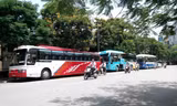 Bến xe dù trên phố Trần Đại Nghĩa