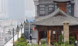 Cung điện hoành tráng trên đỉnh khách sạn cao tầng