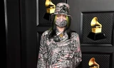Hậu Grammys, Billie Eilish “chơi lớn” nhuộm tóc bạch kim để hoàn thành lời hứa với fan