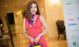Minh Hằng khoe khéo vòng một sexy với váy hồng rực