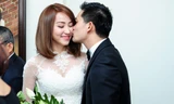 Ngân Khánh và chú rể Việt kiều tình tứ trong lễ ăn hỏi