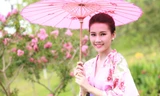 Thanh Tú mặc kimono khoe làn da trắng muốt