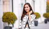 Vũ Ngọc Anh kiêu sa xuống phố với đầm công sở