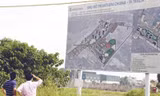 Dự án “Khu đô thị mới Kim Chung – Di Trạch” bị tạm dừng. Ảnh: Phạm Yên