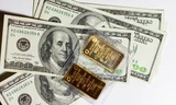 Giá vàng, USD chạm ngưỡng rất cao