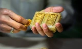 Giá vàng lại vượt mốc 80 triệu đồng/lượng?