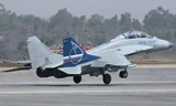 Một chiếc MiG-35 của Nga cất cánh tại triển lãm hàng không Aero India 2009 ở Bangalore, Ấn Độ, ngày 11 tháng 2 năm 2009. DIBYANGSHU SARKAR / Getty Images