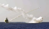 Tàu hải quân Mỹ phóng tên lửa chống hạm