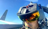 Một phi công chiến đấu sử dụng hệ thống AR. (Twitter)
