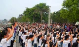 Vũ điệu flashmob của 1.000 bạn trẻ đón chào Festival Huế