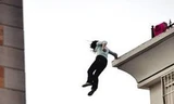 Nữ sinh nhảy lầu sau khi gian lận thi cử