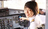 Nữ phi công xinh đẹp trẻ tuổi nhất Việt Nam