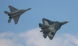 'Song sát' MiG-29SMT và T-50 lần đầu lộ diện