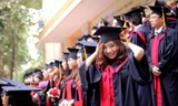 Nữ sinh Hà thành rạng ngời ngày khoác áo cử nhân