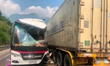 Vụ xe khách đấu đầu container: Nữ du khách Hàn Quốc chấn thương sọ não