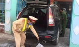 Dừng đo thân nhiệt, tài xế 'lộ' dương tính ma túy, xe hết kiểm định