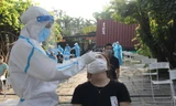 Đà Nẵng huy động hàng trăm nhân viên y tế lấy mẫu khẩn cho 8.000 người