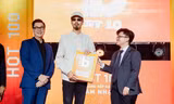 Đen Vâu "mang giải về cho mẹ", cùng lúc ẵm tận 4 giải thưởng Top 10 BXH Billboard Vietnam