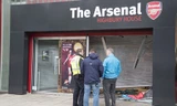 Khung cảnh tan hoang của cửa hàng Arsenal sau vụ trộm 