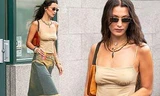 Bella Hadid 'thả rông' vòng một, 'chất lừ' như fashionista trên phố