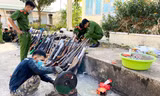 Lâm Đồng tiêu hủy hàng trăm vũ khí, vật liệu nổ