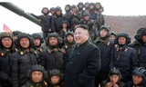 Nhà lãnh đạo Triều Tiên Kim Jong-un tới thăm và động viên quân đội Triều Tiên. Ảnh: SCMP