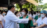 Bệnh viện Phụ sản Trung ương tiễn 122 y bác sĩ vào chi viện TPHCM chống dịch trong thời điểm dịch bệnh diễn ra căng thẳng 