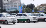TPHCM sử dụng taxi vận chuyển bệnh nhân
