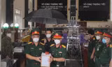 Tro cốt nạn nhân COVID-19 ở miền Trung được Bộ Tư lệnh TPHCM bàn giao cho đoàn công tác thuộc Quân khu 5.