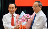 Ông Nguyễn Văn Nên (trái ảnh)
