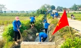 Hàng nghìn đoàn viên thanh niên nạo vét kênh mương, hưởng ứng ngày toàn dân làm thủy lợi