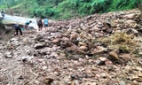 Nhiều tuyến đường ở miền núi Nghệ An sạt lở nghiêm trọng