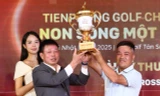 Golfer Tăng Thành Trung vô địch Tiền Phong Golf Championship - Non sông một dải