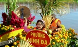 Hội đua thuyền trên sông Dinh