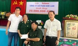 Công ty Him Lam và báo Tiền Phong tặng quà cho Trung tâm Điều dưỡng Thương binh và Người có công Long Đất 