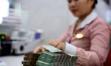 Đề xuất cho doanh nghiệp vay tiền để trả lương thời Covid -19