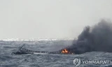 Cận cảnh Tàu Daesung - ho bị cháy khiến 6 thuyền viên Việt tử vong. Ảnh: Yonhap. 