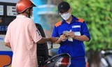 Giá xăng tăng giảm trái chiều 