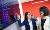 Bất ngờ cổ phiếu doanh nghiệp của nữ tỷ phú USD duy nhất Việt Nam