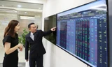 Hơn 2 tỷ USD 'sang tay' trong phiên chứng khoán lập đỉnh