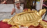 Tận thấy 'cụ rùa Hồ Gươm' khổng lồ được mạ vàng 9999
