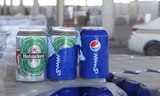 Đề can của Pepsi được dán ngoài vỏ lon bia nhằm đánh lừa cơ quan chức năng 