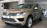 Mẫu xe sang Volkswagen Touareg được giảm tới gần 300 triệu đồng.