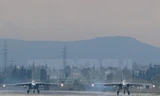 Máy bay chiến đấu Sukhoi Su-24 của Nga tại căn cứ quân sự Hmeimin thuộc tỉnh Latakia, miền Tây Bắc Syria. (Nguồn: AFP/TTXVN)
