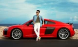 Tiền đạo Công Vinh 'đá cặp' cùng Audi R8 Coupe