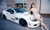 Mỹ nhân khoe chân dài miên man bên Mercedes-Benz SL63 AMG