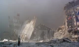 Cảnh đổ nát sau vụ tấn công khủng bố nhằm vào Trung tâm Thương mại thế giới ở thành phố New York ngày 11/9/2001. (Nguồn: AFP/TTXVN)