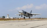 Máy bay Sukhoi SU-24 của Nga tại căn cứ không quân Hmeimim ở tỉnh Latakia, Syria ngày 3/10. (Nguồn: AFP/TTXVN)