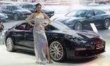Porsche Panamera Turbo nổi bật giữa 'sân chơi' xe nhập