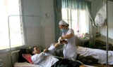 Bệnh nhân đang được điều trị sốt xuất huyết